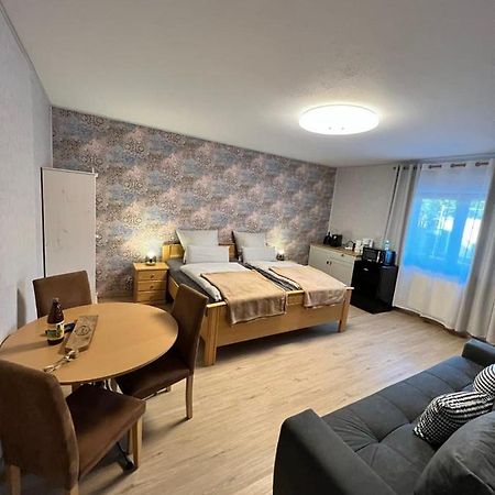O&W Ferienzimmer Am Nuerburgring, Quiddelbach ภายนอก รูปภาพ